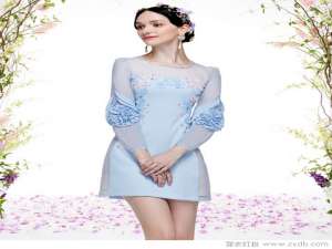 碎花撑春装