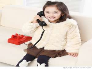 必须为婴儿挑选新衣服来庆祝新年