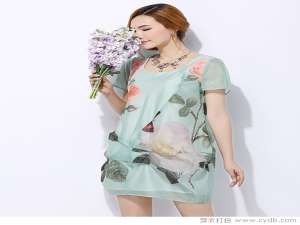 薄荷绿色Vs婴儿蓝色作为一个凉爽的女神