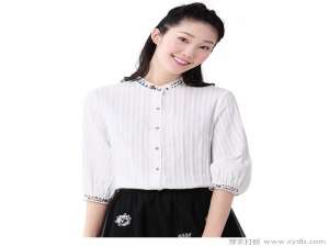 爱与夏天，容易得到舒适的衣服。