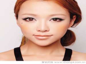 沙滩妆猫眼眼线