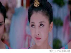 长外套看起来又高又瘦
